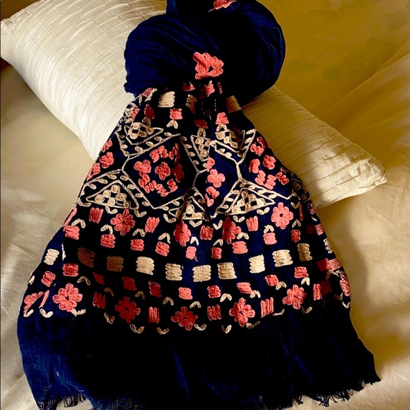 J. Crew Accessories - Beautiful J Crew Scarf